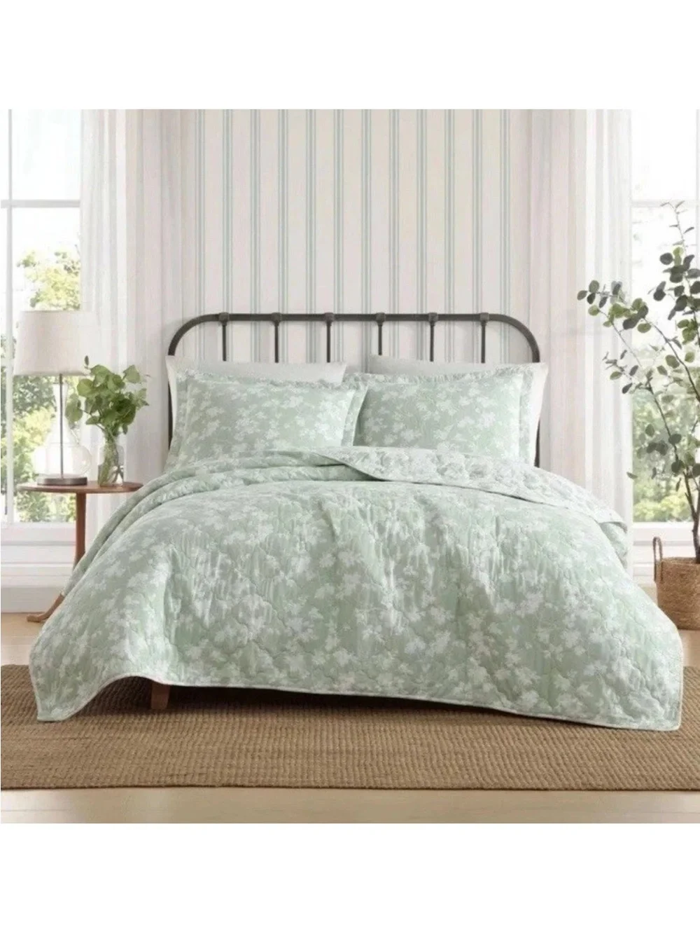 Laura Ashley Adorabelle Silhouette Green Twin Reversible Cotton Quilt Set 2pc